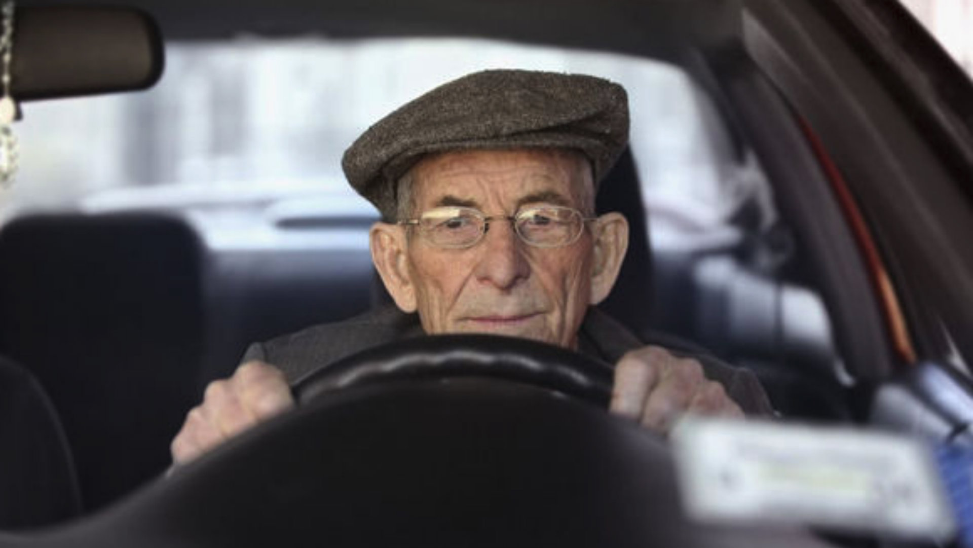 Eldery Man Driving.jpg (157 KB)