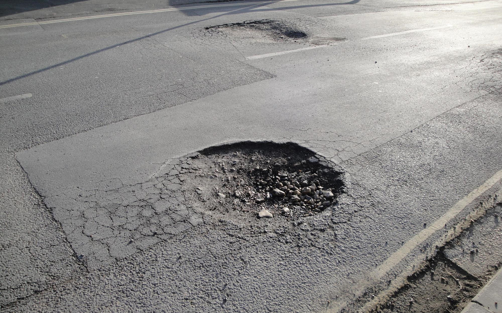 Pothole Image.jpg (901 KB)