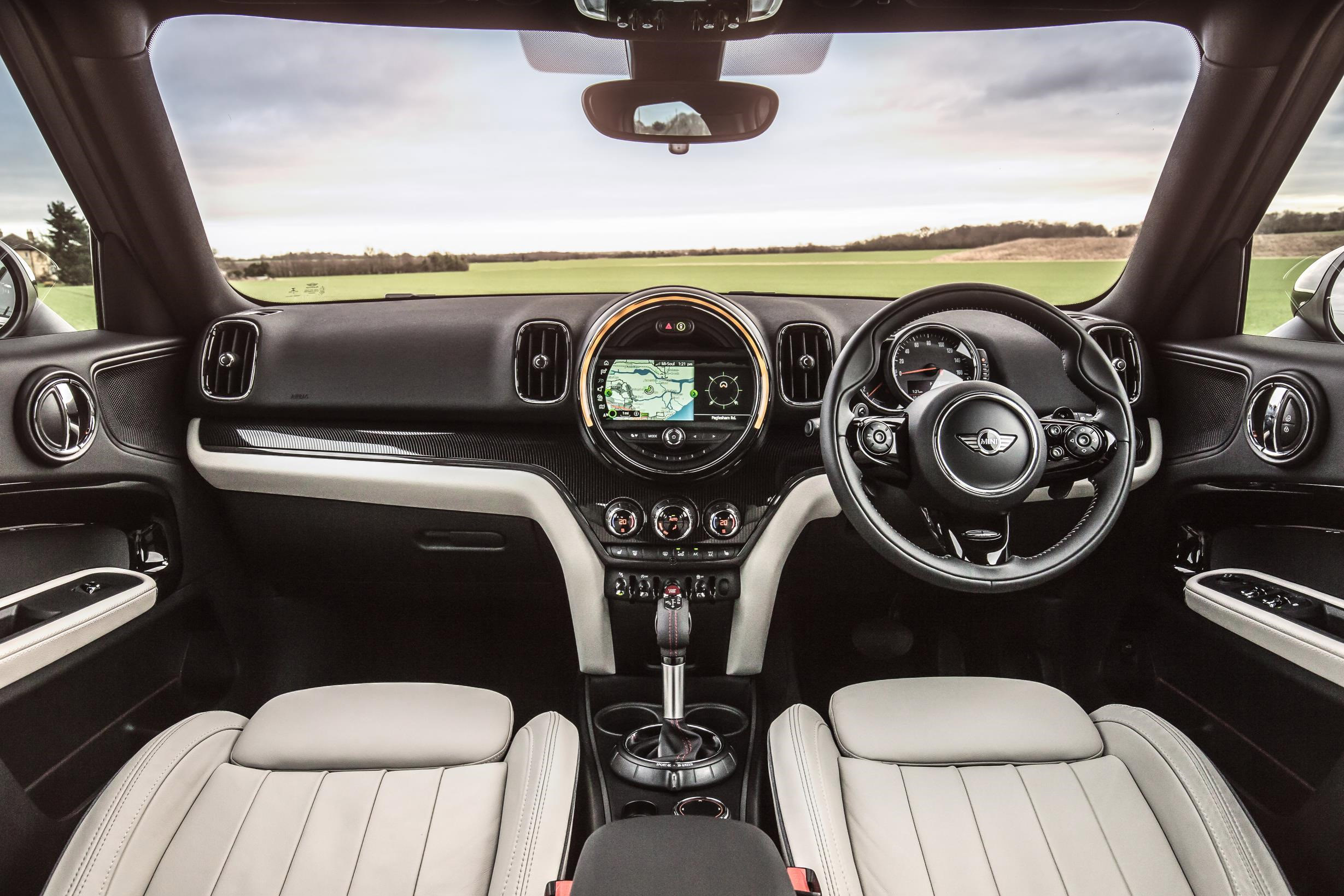 Mini Countryman Interior image.jpg (586 KB)