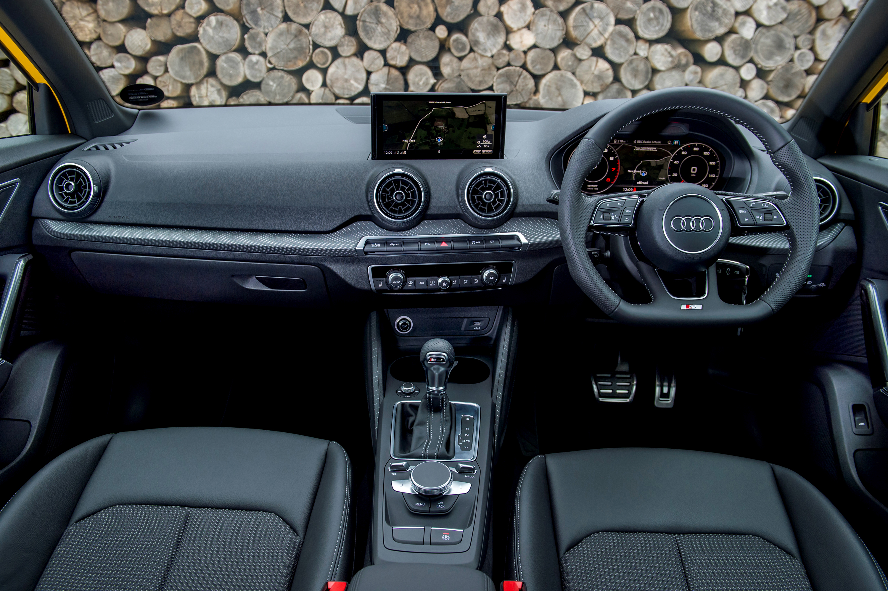 Audi Q2 Review image 2.jpg (3.55 MB)