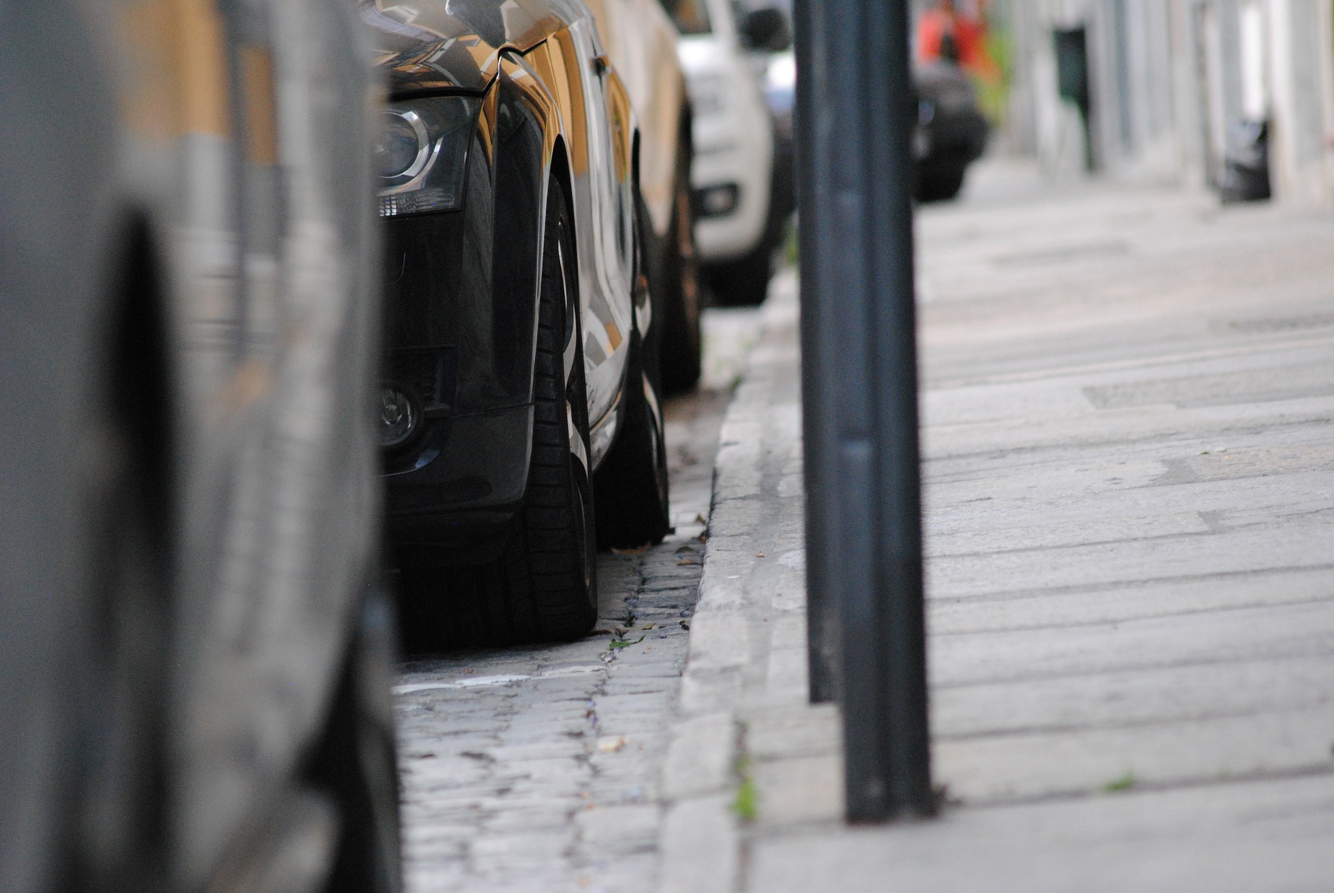 pavement parking.jpg (451 KB)